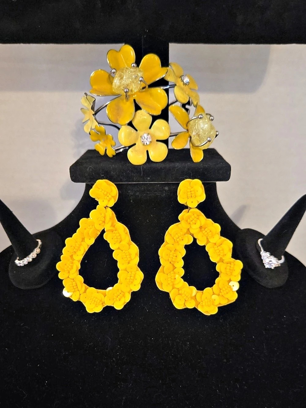 Yellow Floral Jewelry Set